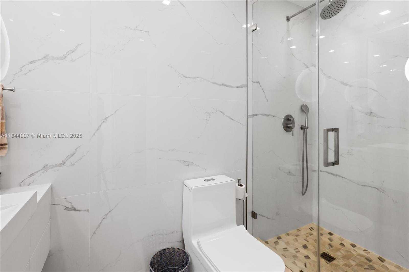 Small Image of 325 POINCIANA DR #905, Sunny Isles Beach Number 48