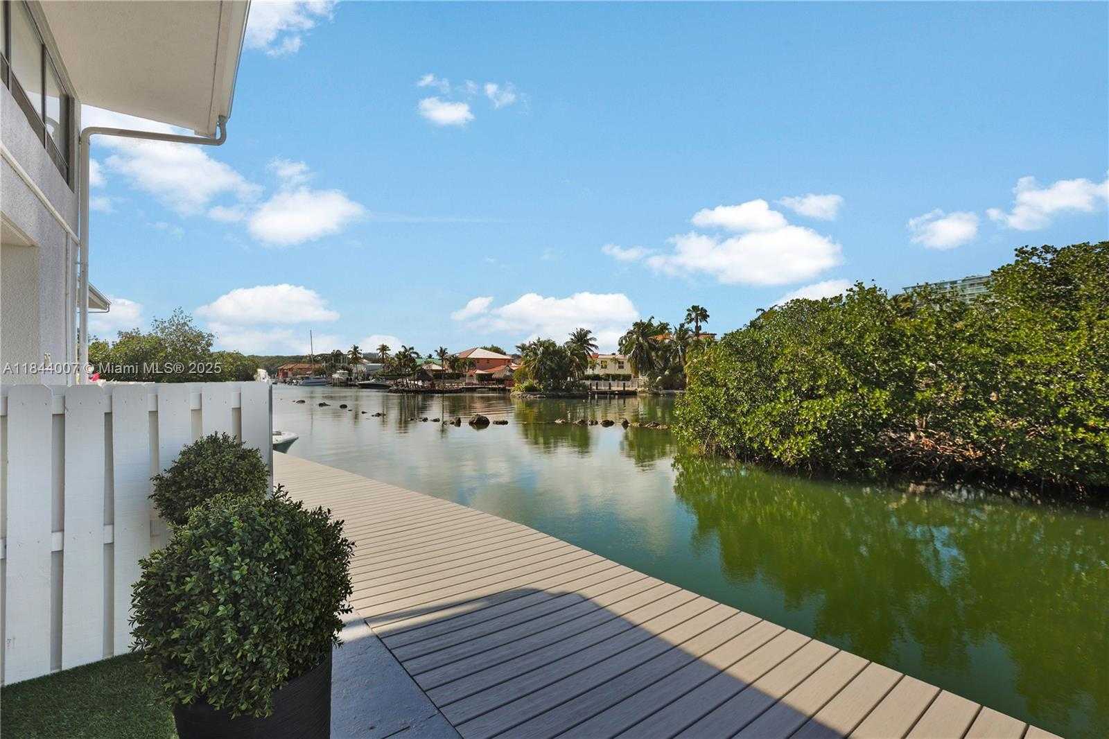 Small Image of 325 POINCIANA DR #905, Sunny Isles Beach Number 56