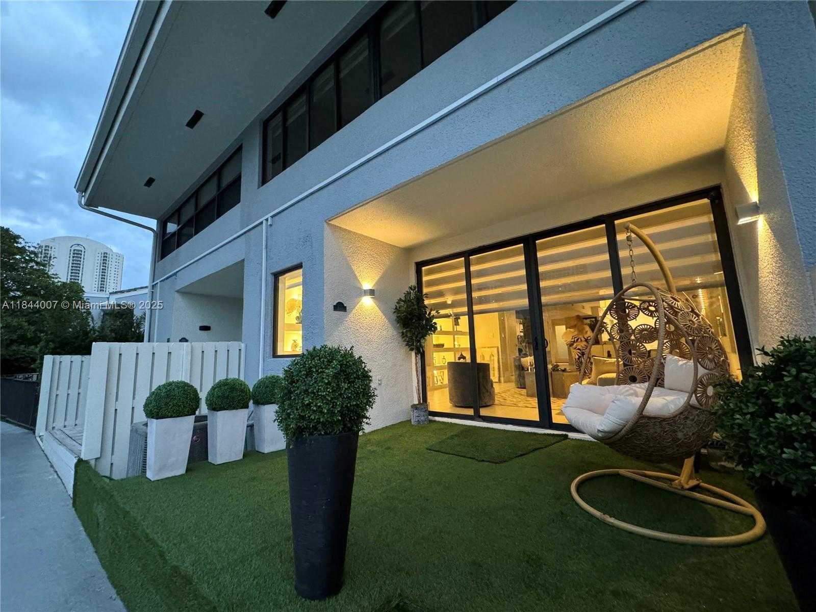 Small Image of 325 POINCIANA DR #905, Sunny Isles Beach Number 58