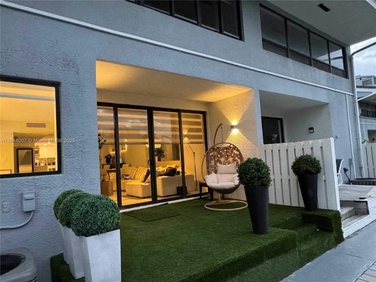 Small Image of 325 POINCIANA DR #905, Sunny Isles Beach Number 61
