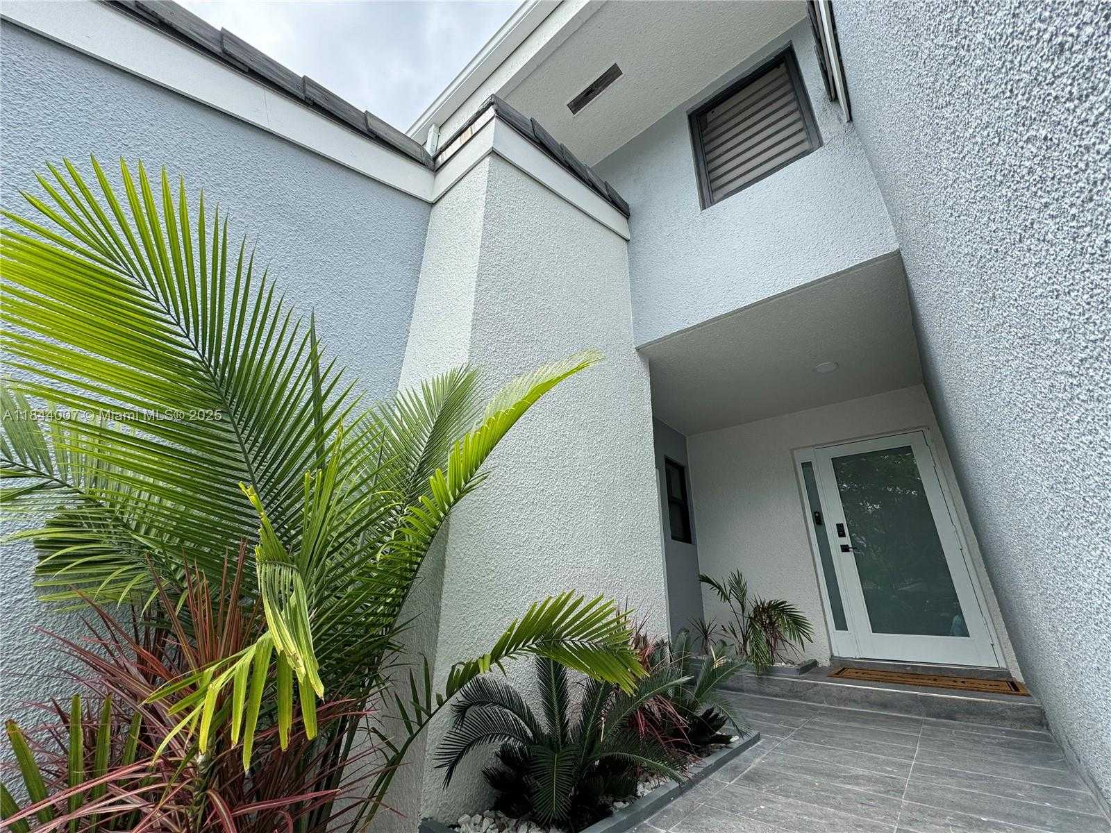 Small Image of 325 POINCIANA DR #905, Sunny Isles Beach Number 65