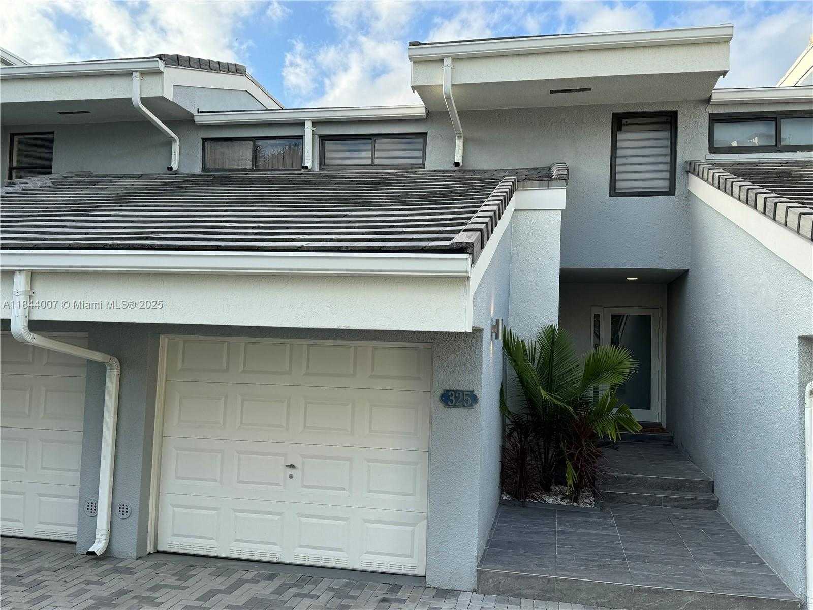 Small Image of 325 POINCIANA DR #905, Sunny Isles Beach Number 67