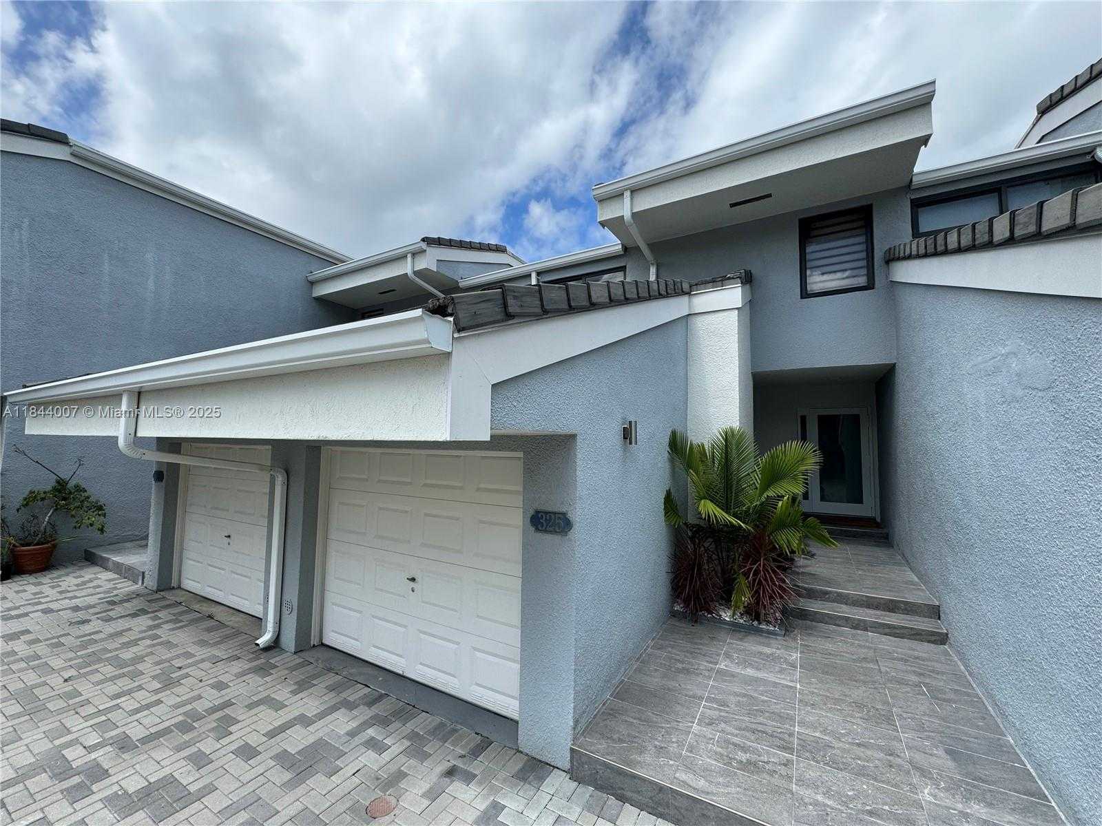 Small Image of 325 POINCIANA DR #905, Sunny Isles Beach Number 68