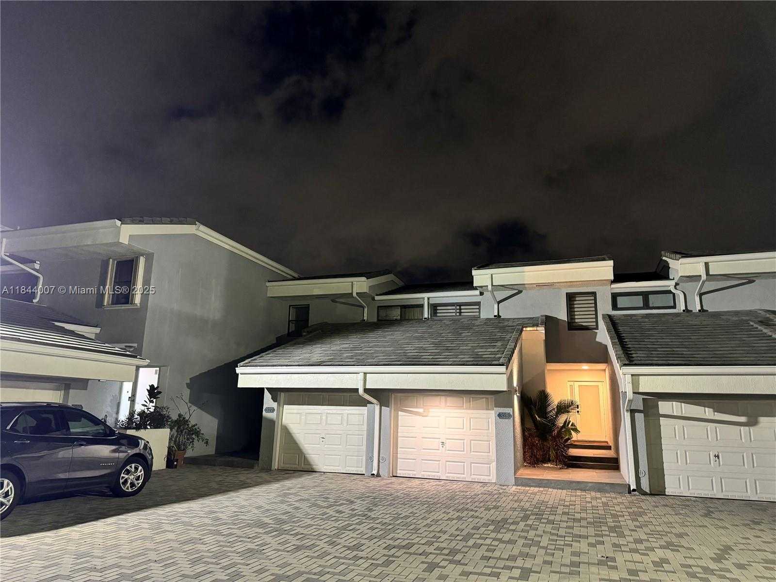 Small Image of 325 POINCIANA DR #905, Sunny Isles Beach Number 73