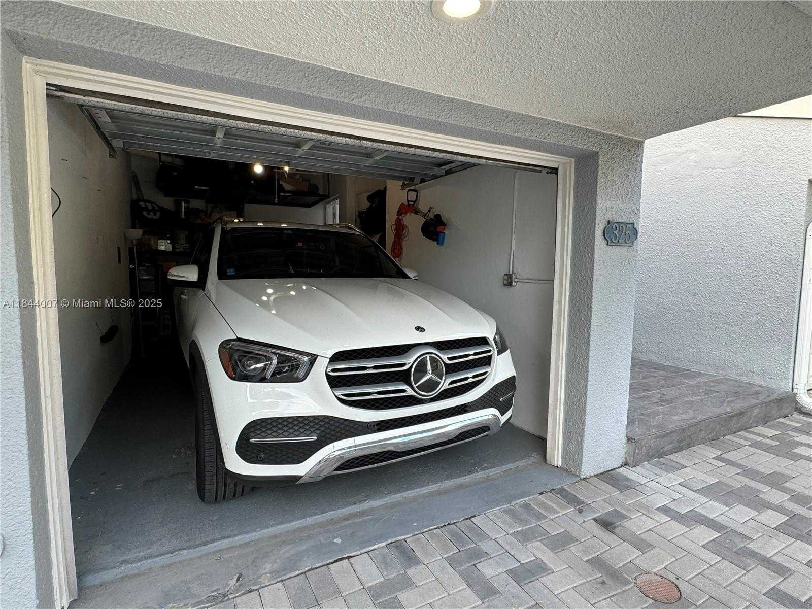 Small Image of 325 POINCIANA DR #905, Sunny Isles Beach Number 74