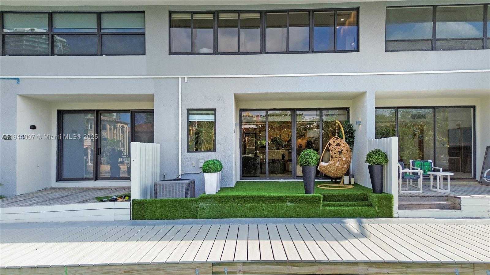 Small Image of 325 POINCIANA DR #905, Sunny Isles Beach Number 76