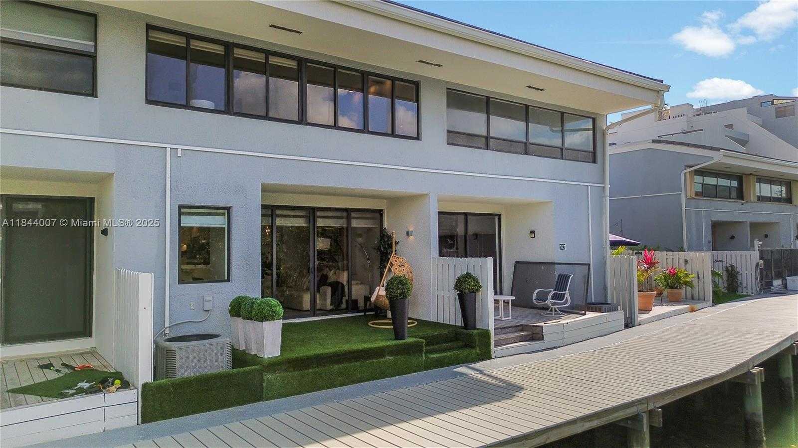 Small Image of 325 POINCIANA DR #905, Sunny Isles Beach Number 77
