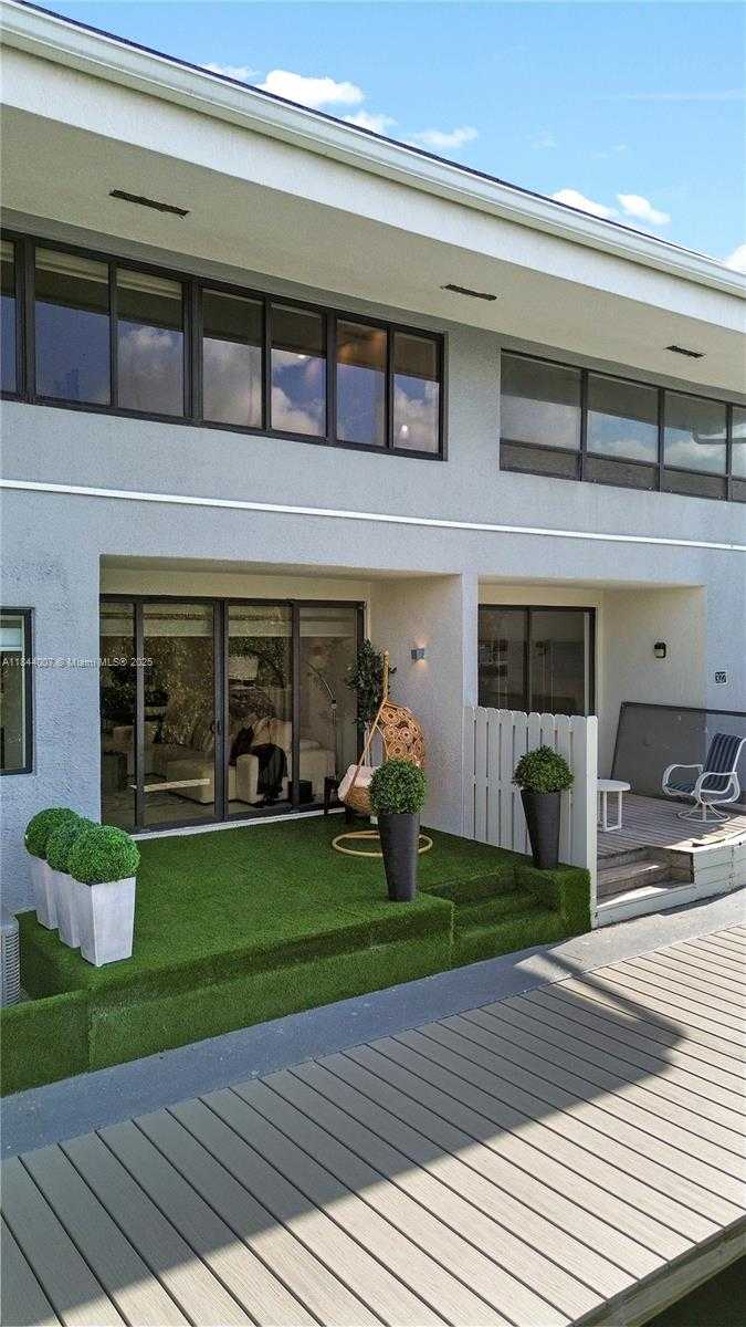 Small Image of 325 POINCIANA DR #905, Sunny Isles Beach Number 78