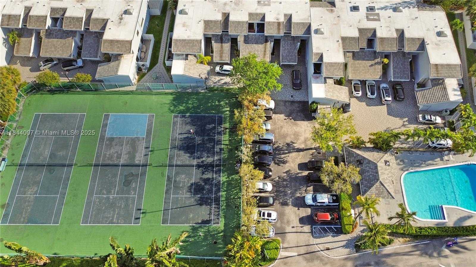 Small Image of 325 POINCIANA DR #905, Sunny Isles Beach Number 82