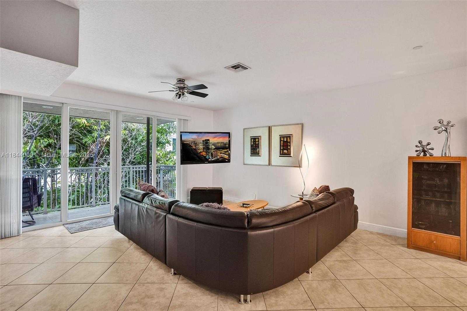 Small Image of 417 SOUTH EAST 13TH ST, Fort Lauderdale Number 14