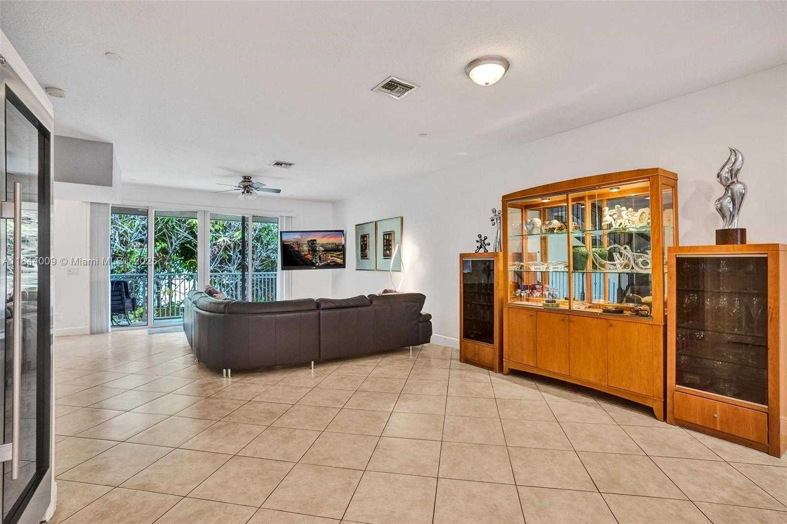 Small Image of 417 SOUTH EAST 13TH ST, Fort Lauderdale Number 17
