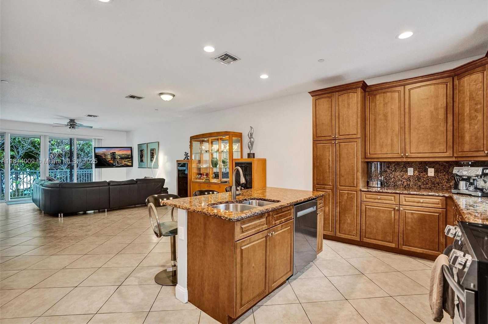 Small Image of 417 SOUTH EAST 13TH ST, Fort Lauderdale Number 25