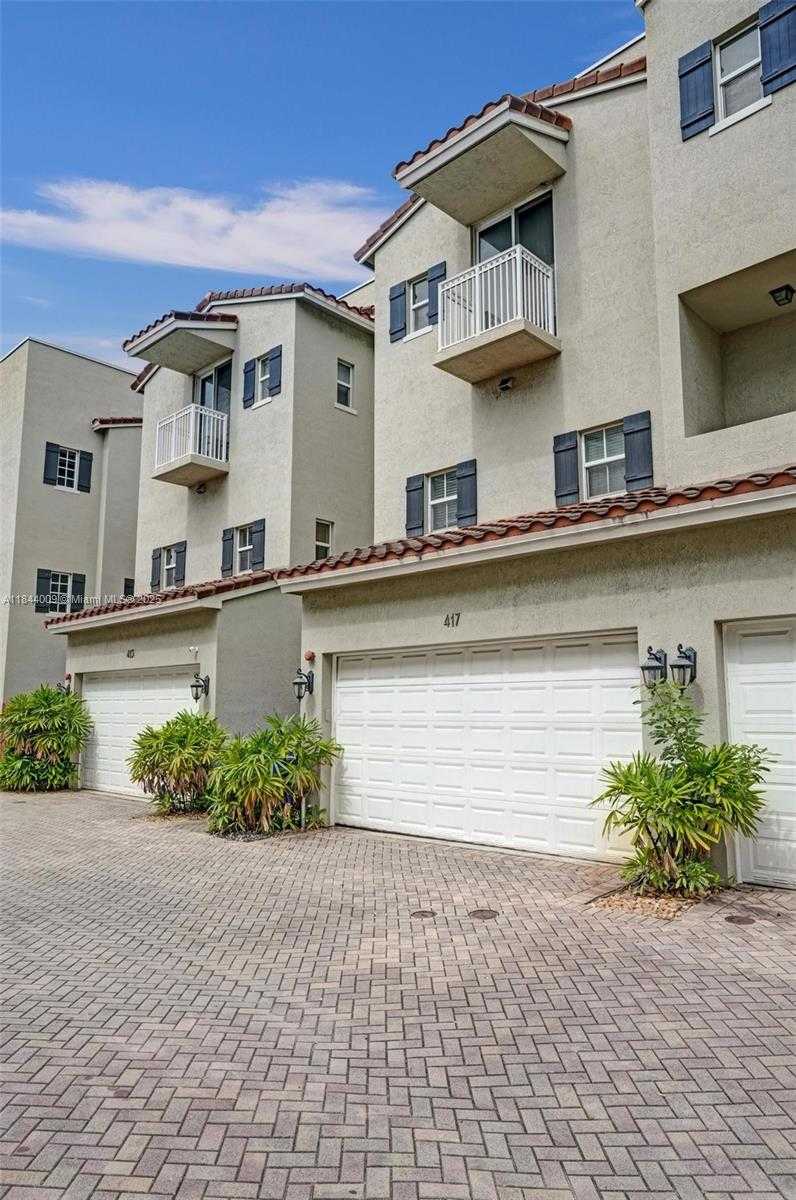 Small Image of 417 SOUTH EAST 13TH ST, Fort Lauderdale Number 3