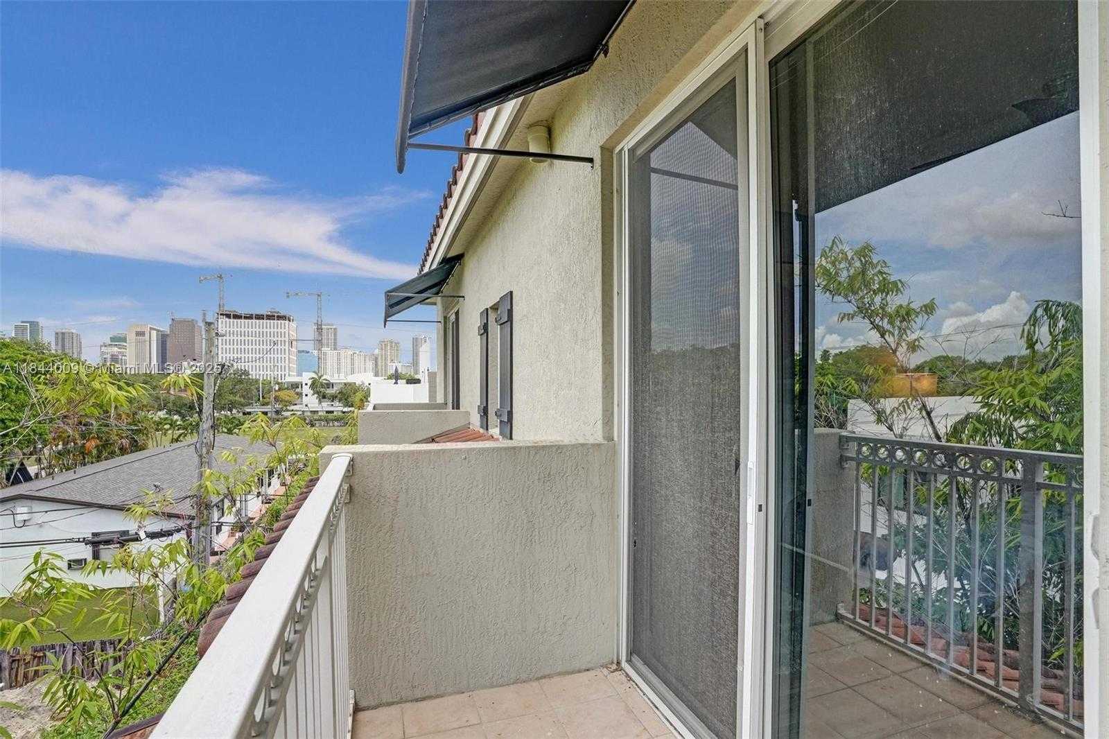 Small Image of 417 SOUTH EAST 13TH ST, Fort Lauderdale Number 35