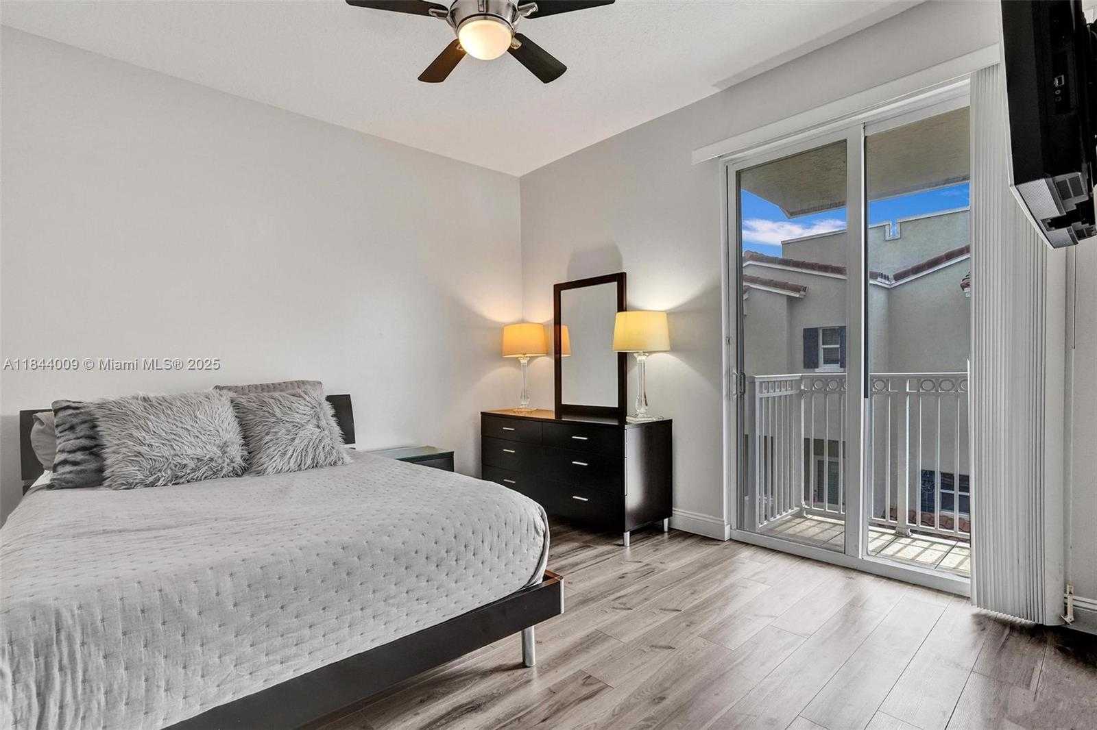 Small Image of 417 SOUTH EAST 13TH ST, Fort Lauderdale Number 48