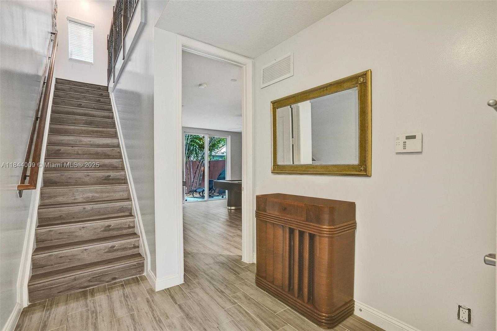Small Image of 417 SOUTH EAST 13TH ST, Fort Lauderdale Number 5
