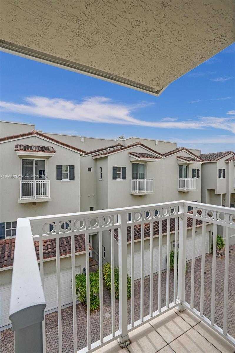 Small Image of 417 SOUTH EAST 13TH ST, Fort Lauderdale Number 57