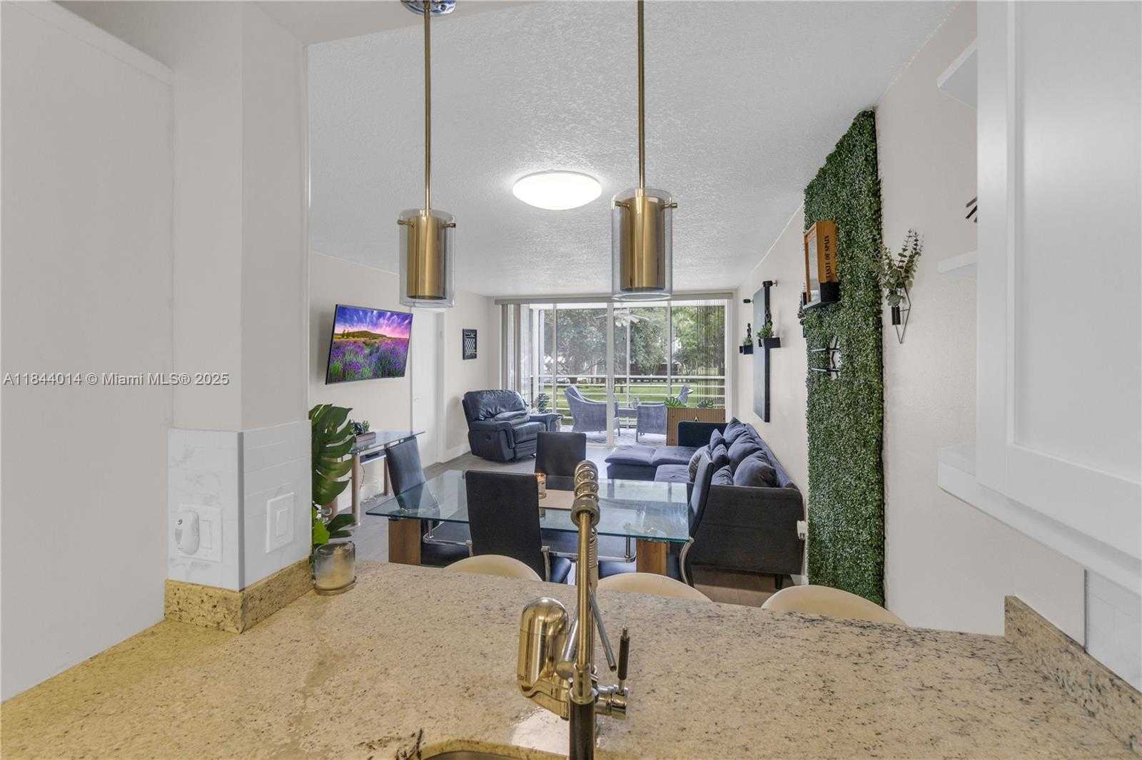 Small Image of 9410 POINCIANA PL #206, Davie Number 11