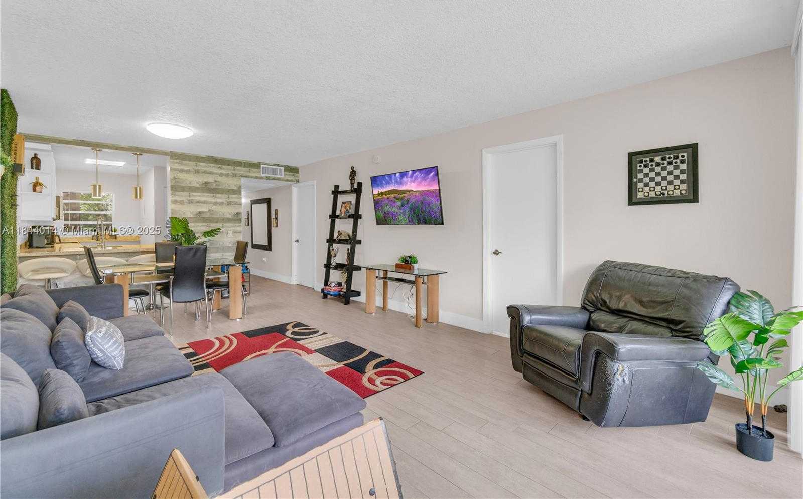 Small Image of 9410 POINCIANA PL #206, Davie Number 14