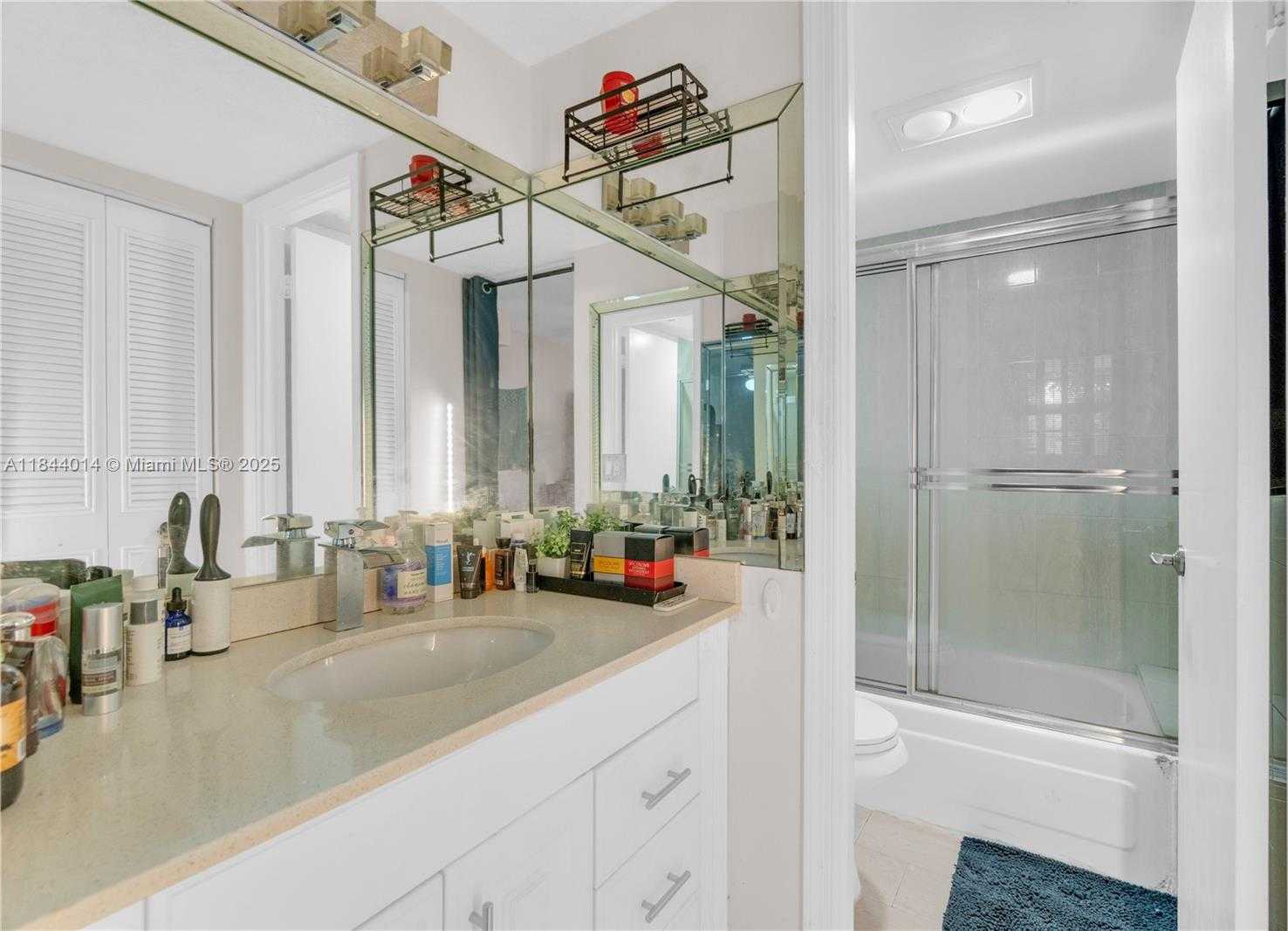 Small Image of 9410 POINCIANA PL #206, Davie Number 19