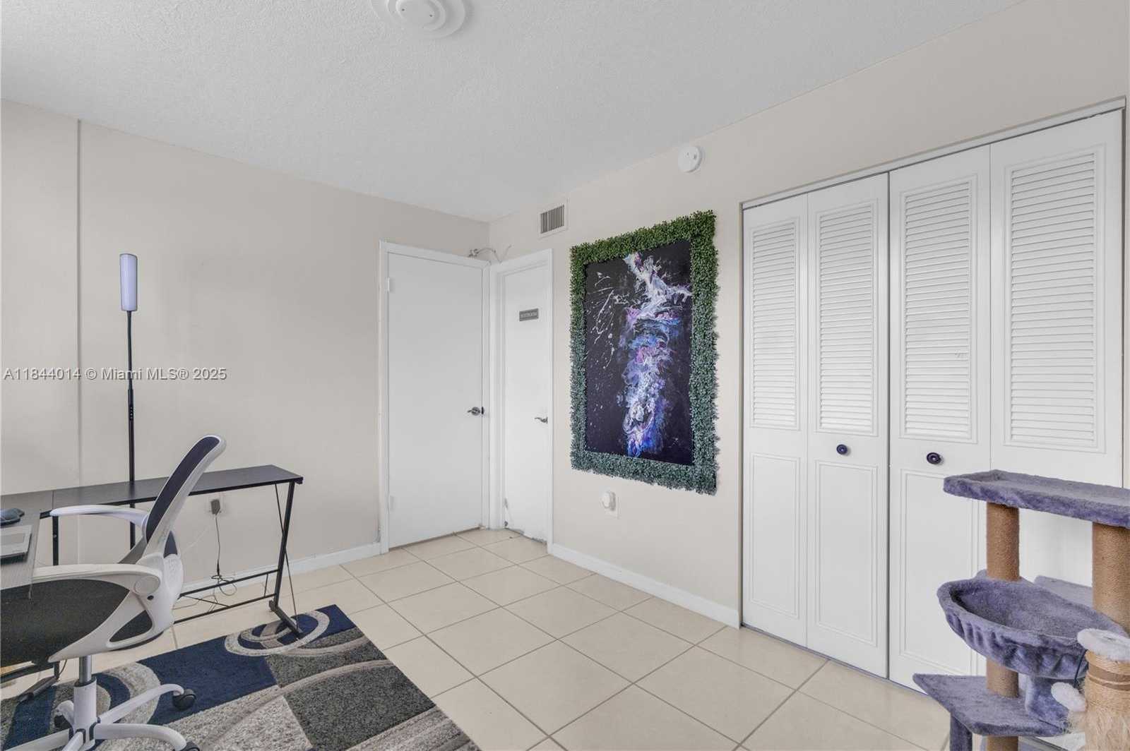 Small Image of 9410 POINCIANA PL #206, Davie Number 21