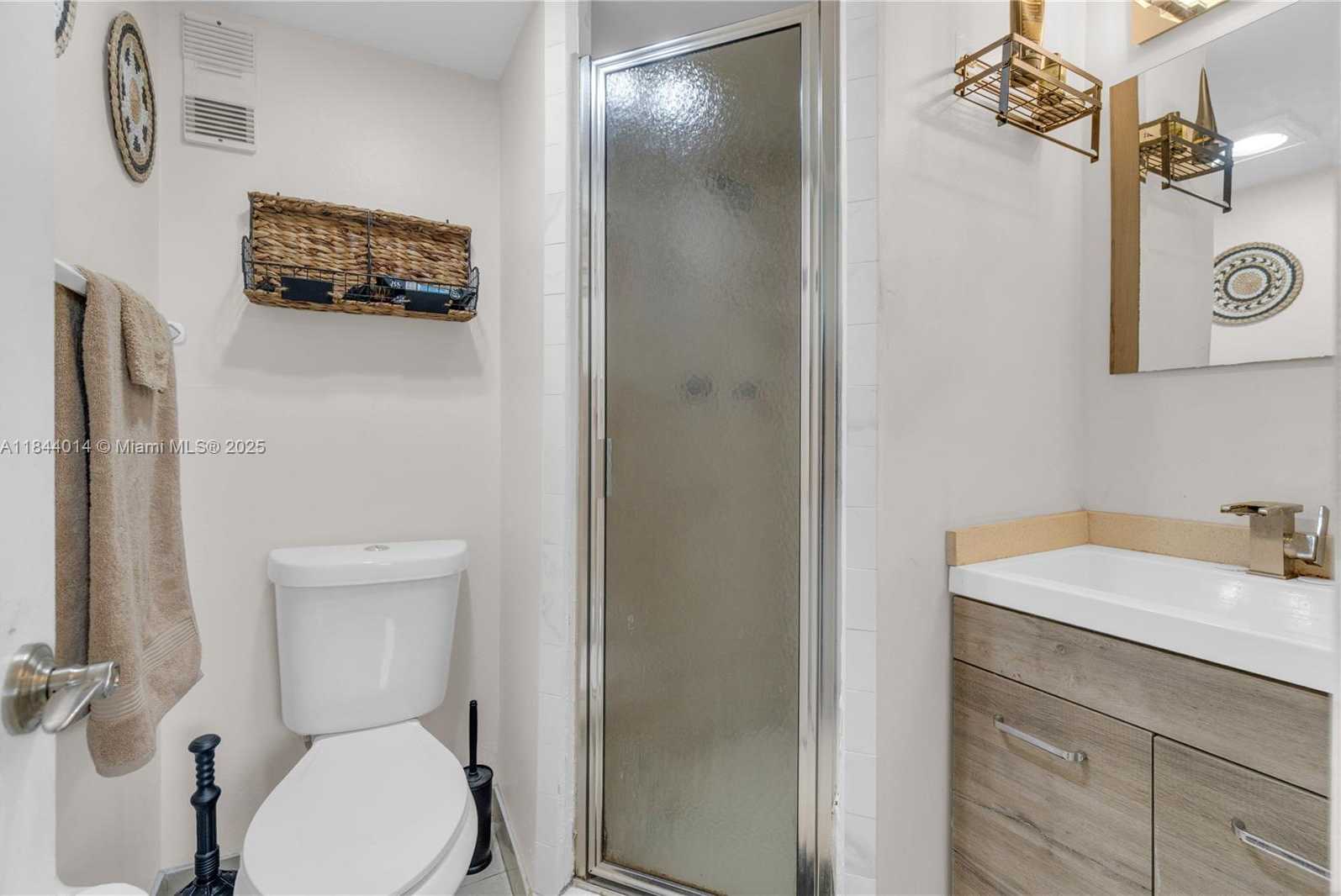 Small Image of 9410 POINCIANA PL #206, Davie Number 22