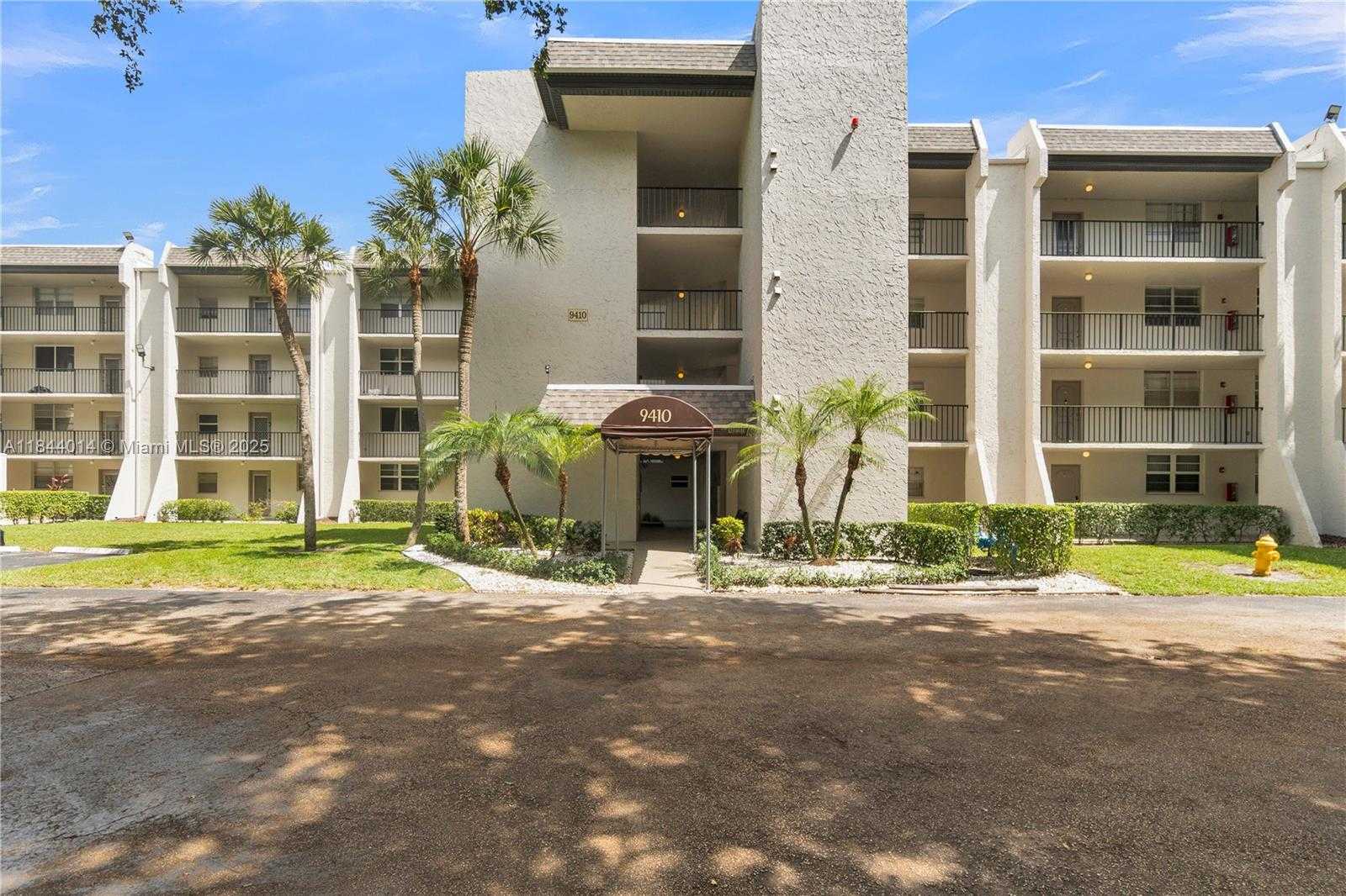 Small Image of 9410 POINCIANA PL #206, Davie Number 25