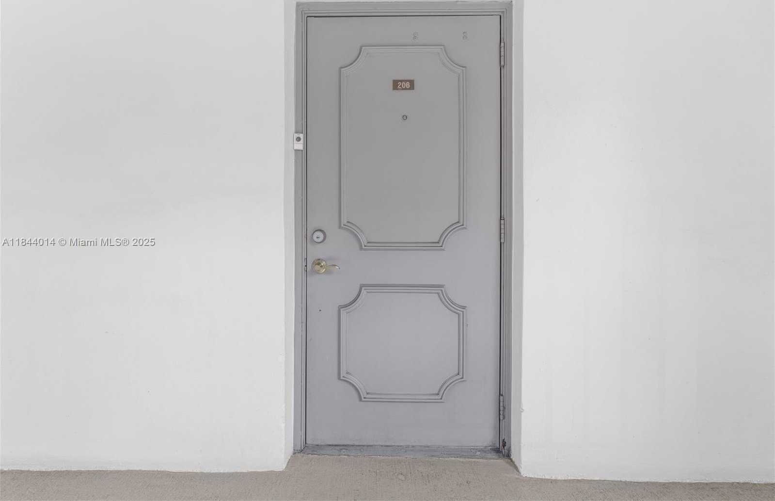 Small Image of 9410 POINCIANA PL #206, Davie Number 4