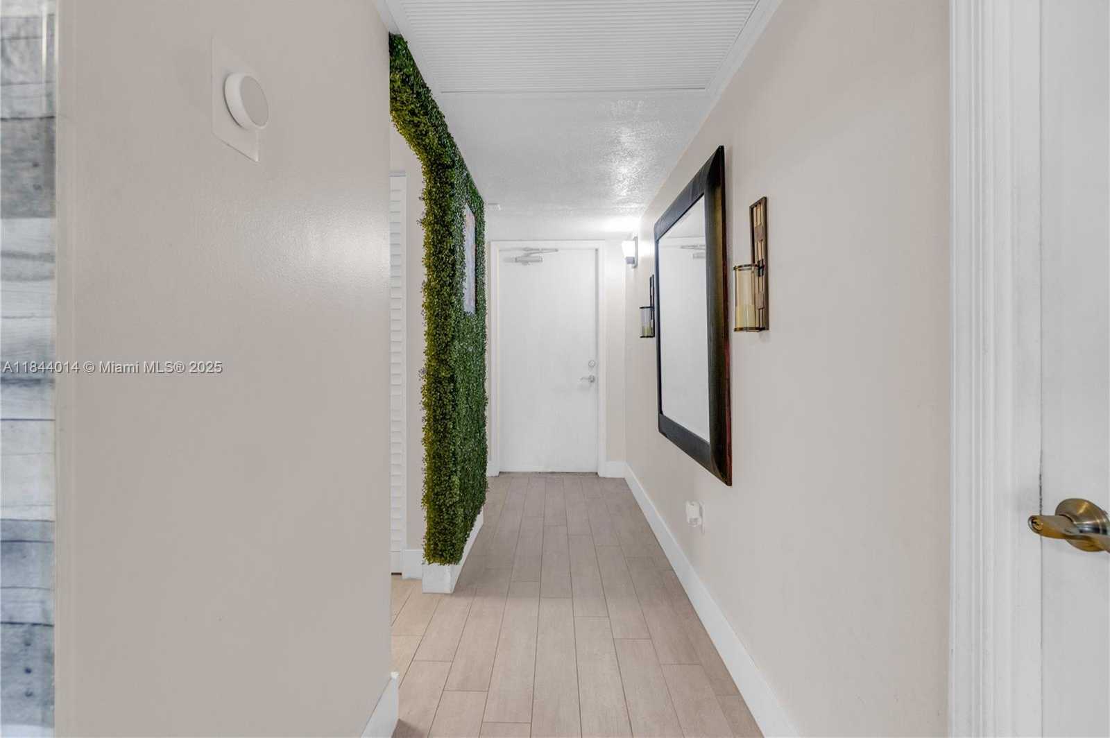 Small Image of 9410 POINCIANA PL #206, Davie Number 5