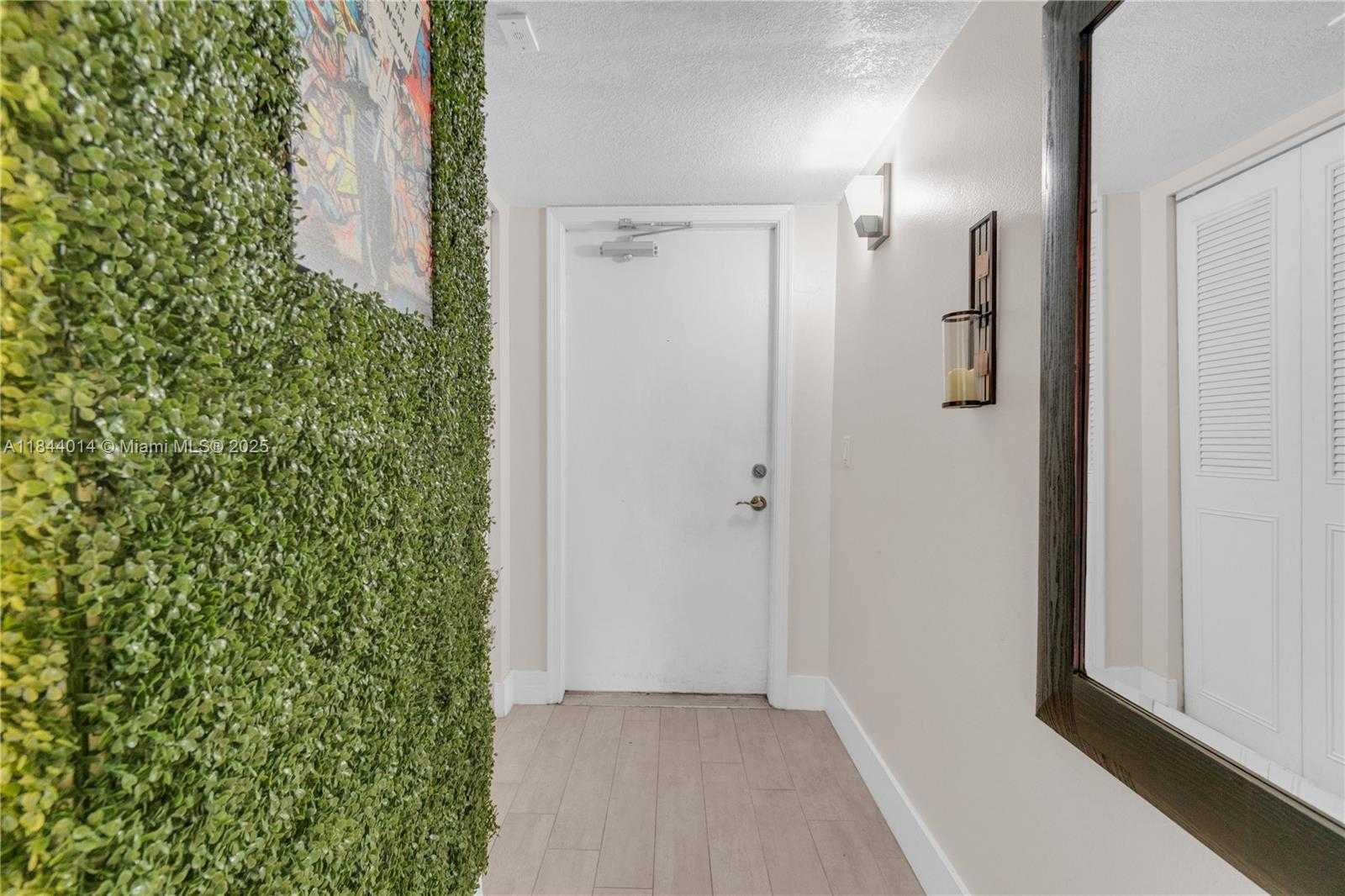 Small Image of 9410 POINCIANA PL #206, Davie Number 6