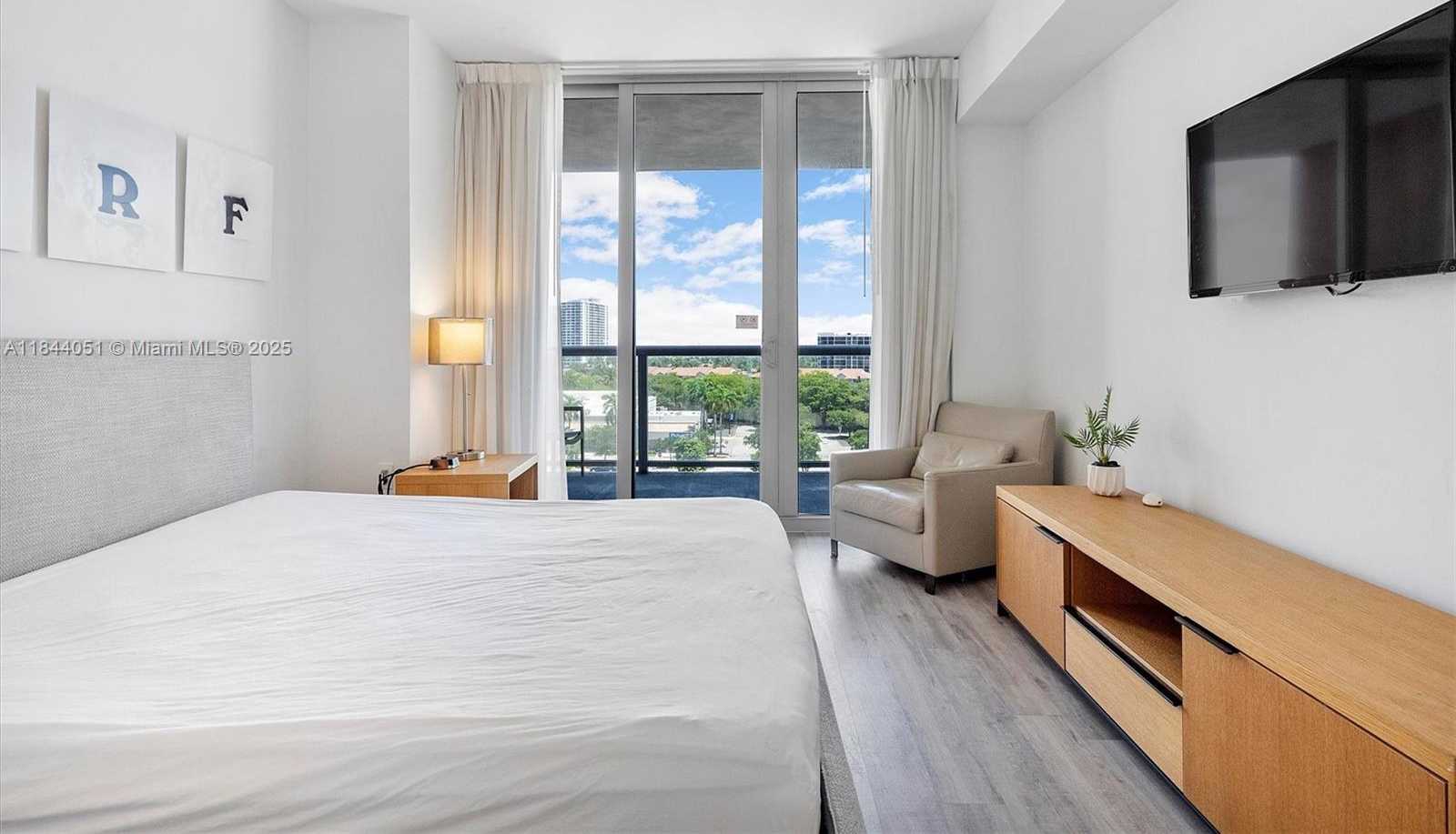 Small Image of 2602 EAST HALLANDALE BEACH BLVD #R906, Hallandale Beach Number 10