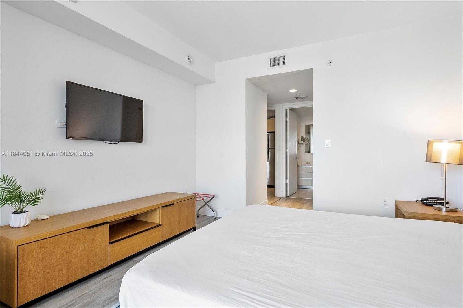Small Image of 2602 EAST HALLANDALE BEACH BLVD #R906, Hallandale Beach Number 12