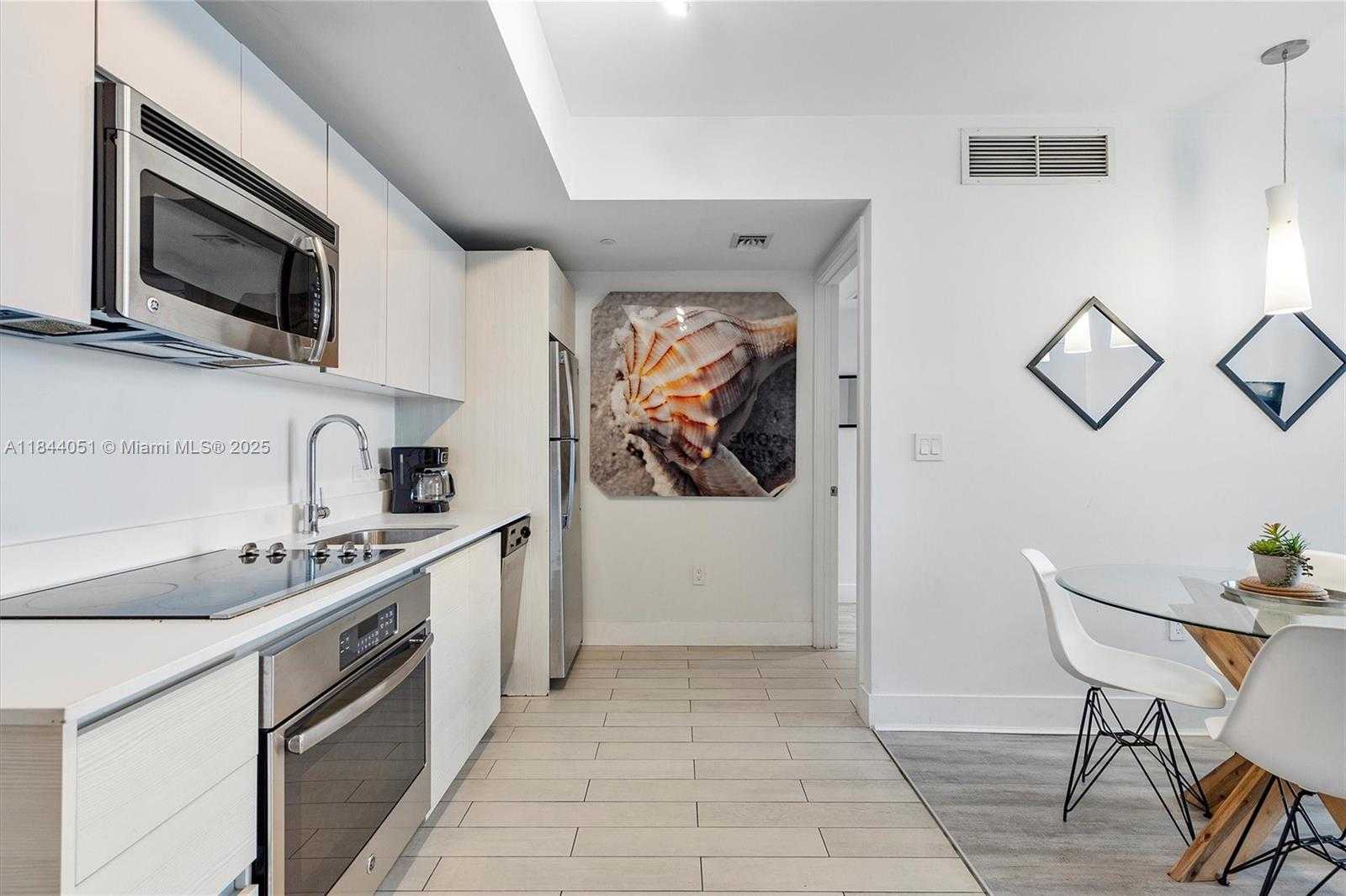 Small Image of 2602 EAST HALLANDALE BEACH BLVD #R906, Hallandale Beach Number 8