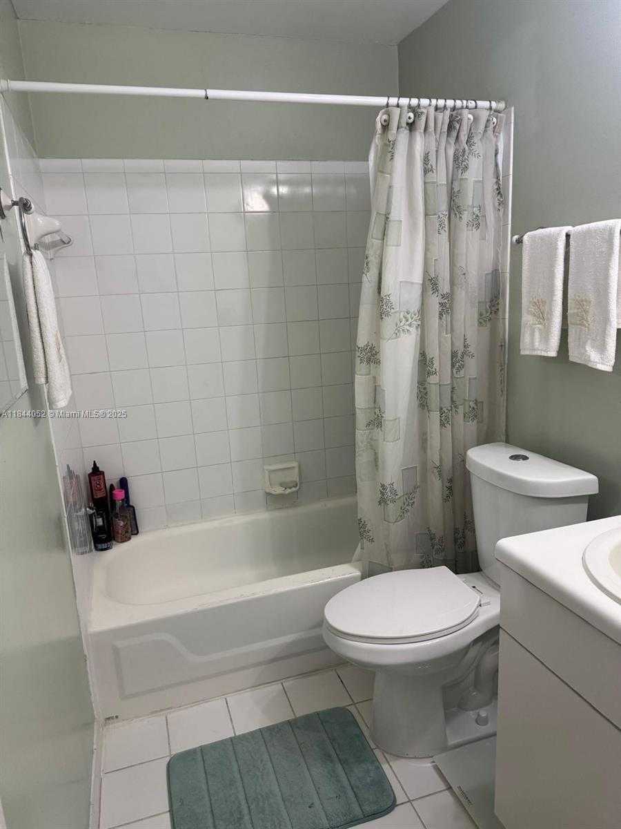 Small Image of 1051 SORRENTO DR, Weston Number 11