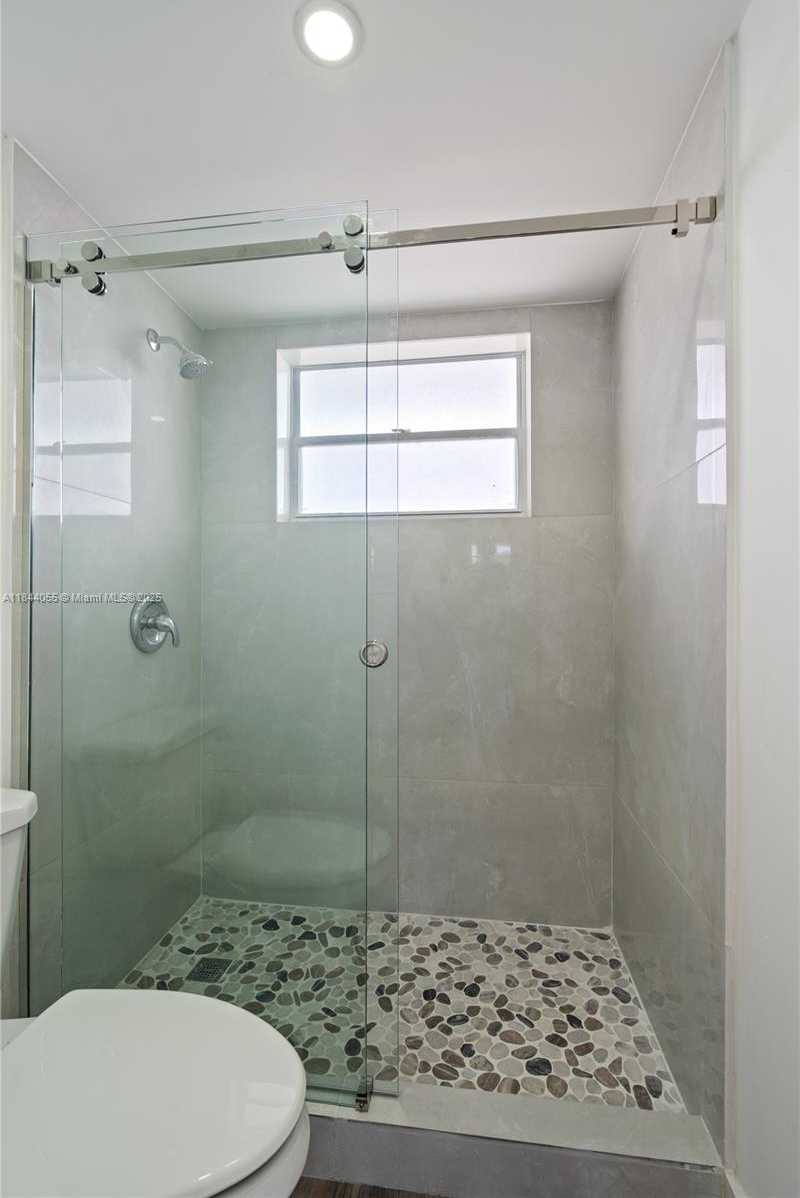 Small Image of 445 NORTH EAST 195TH ST #330, Miami Number 19