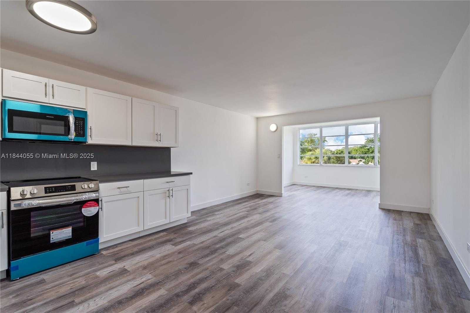 Small Image of 445 NORTH EAST 195TH ST #330, Miami Number 3