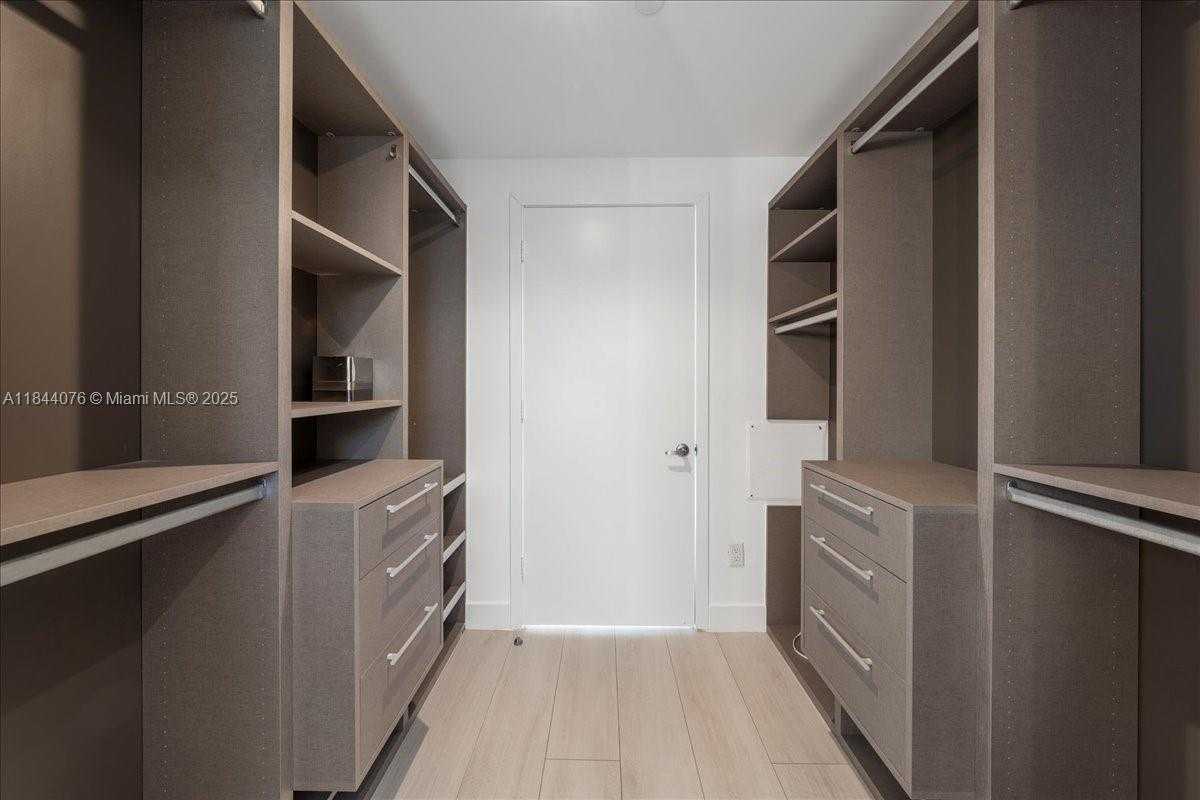 Small Image of 455 NORTH EAST 39TH ST #302, Miami Number 25