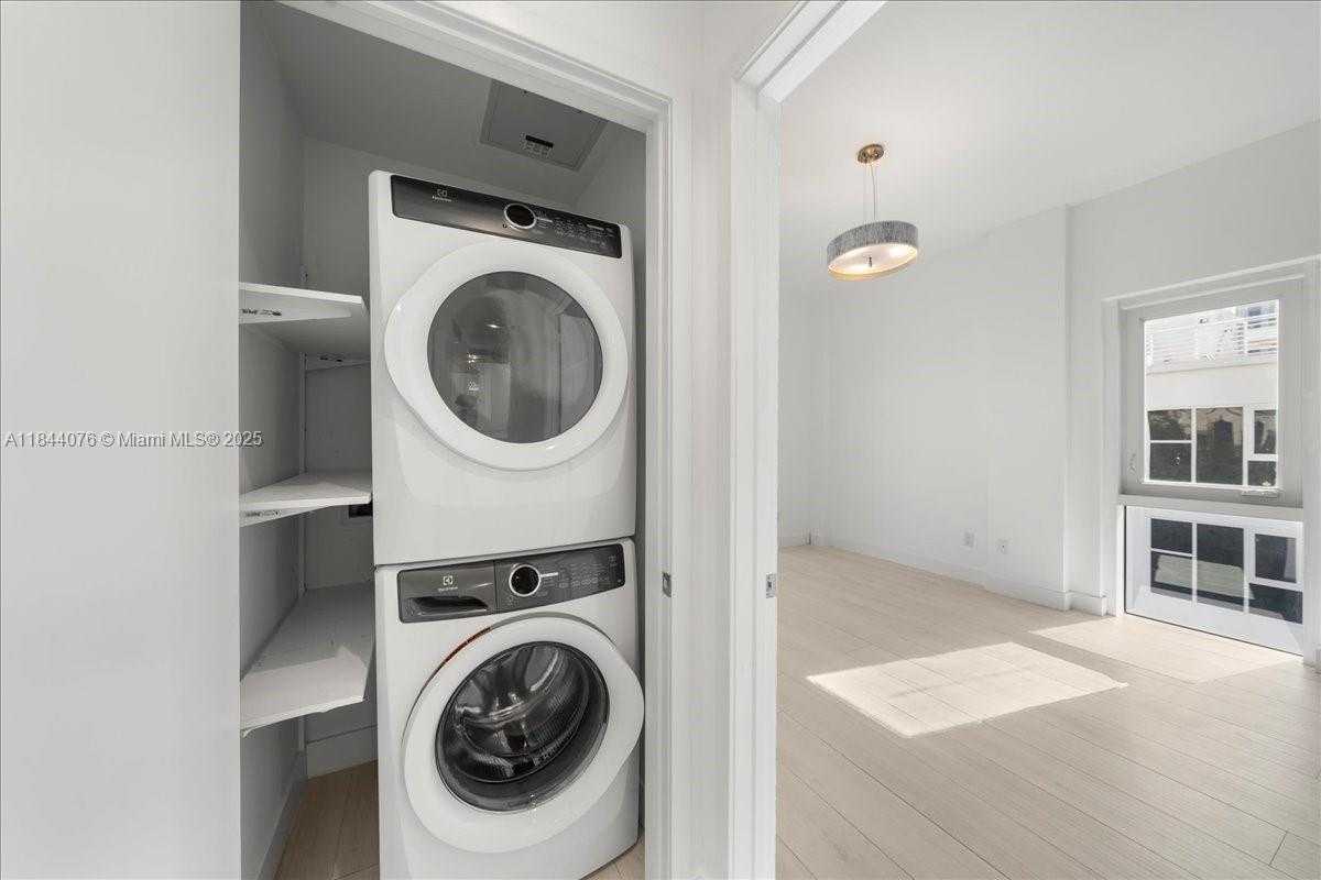 Small Image of 455 NORTH EAST 39TH ST #302, Miami Number 32