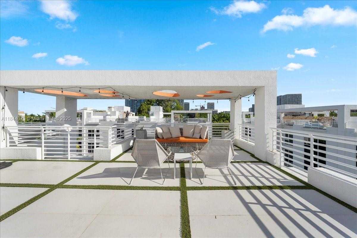 Small Image of 455 NORTH EAST 39TH ST #302, Miami Number 36