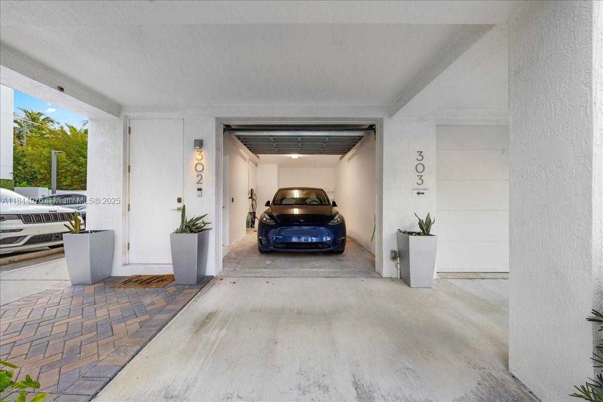 Small Image of 455 NORTH EAST 39TH ST #302, Miami Number 39