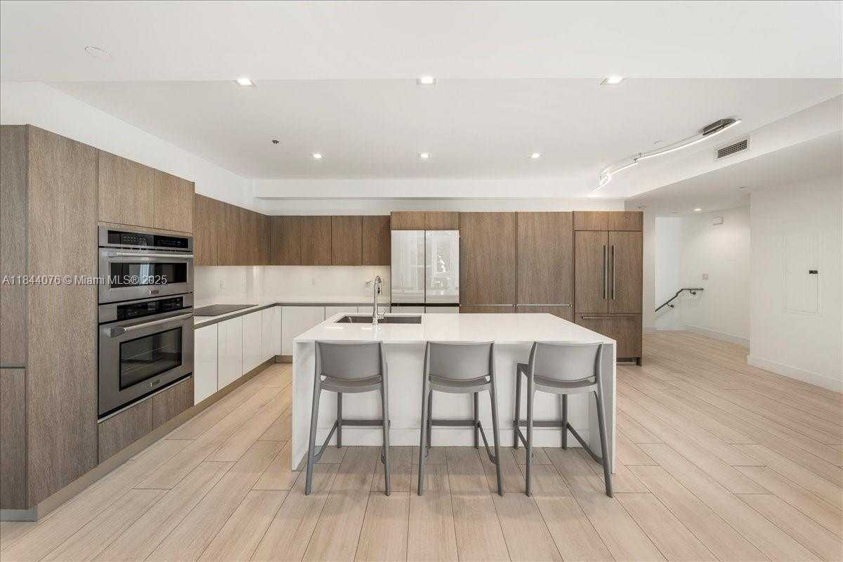 Small Image of 455 NORTH EAST 39TH ST #302, Miami Number 4