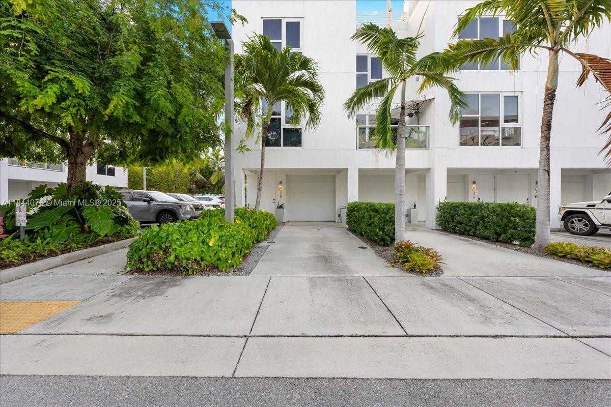 Small Image of 455 NORTH EAST 39TH ST #302, Miami Number 41
