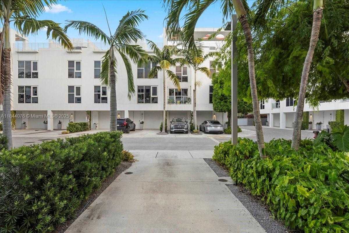 Small Image of 455 NORTH EAST 39TH ST #302, Miami Number 42