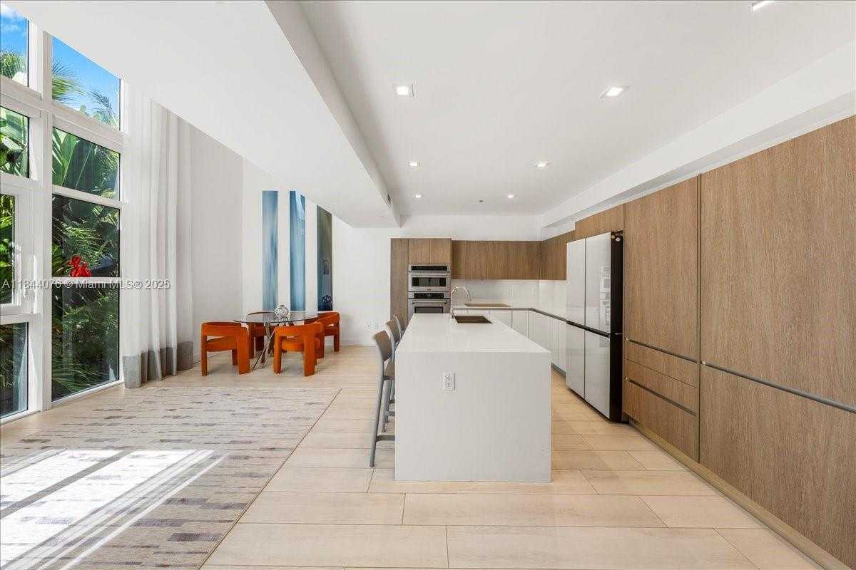 Small Image of 455 NORTH EAST 39TH ST #302, Miami Number 5