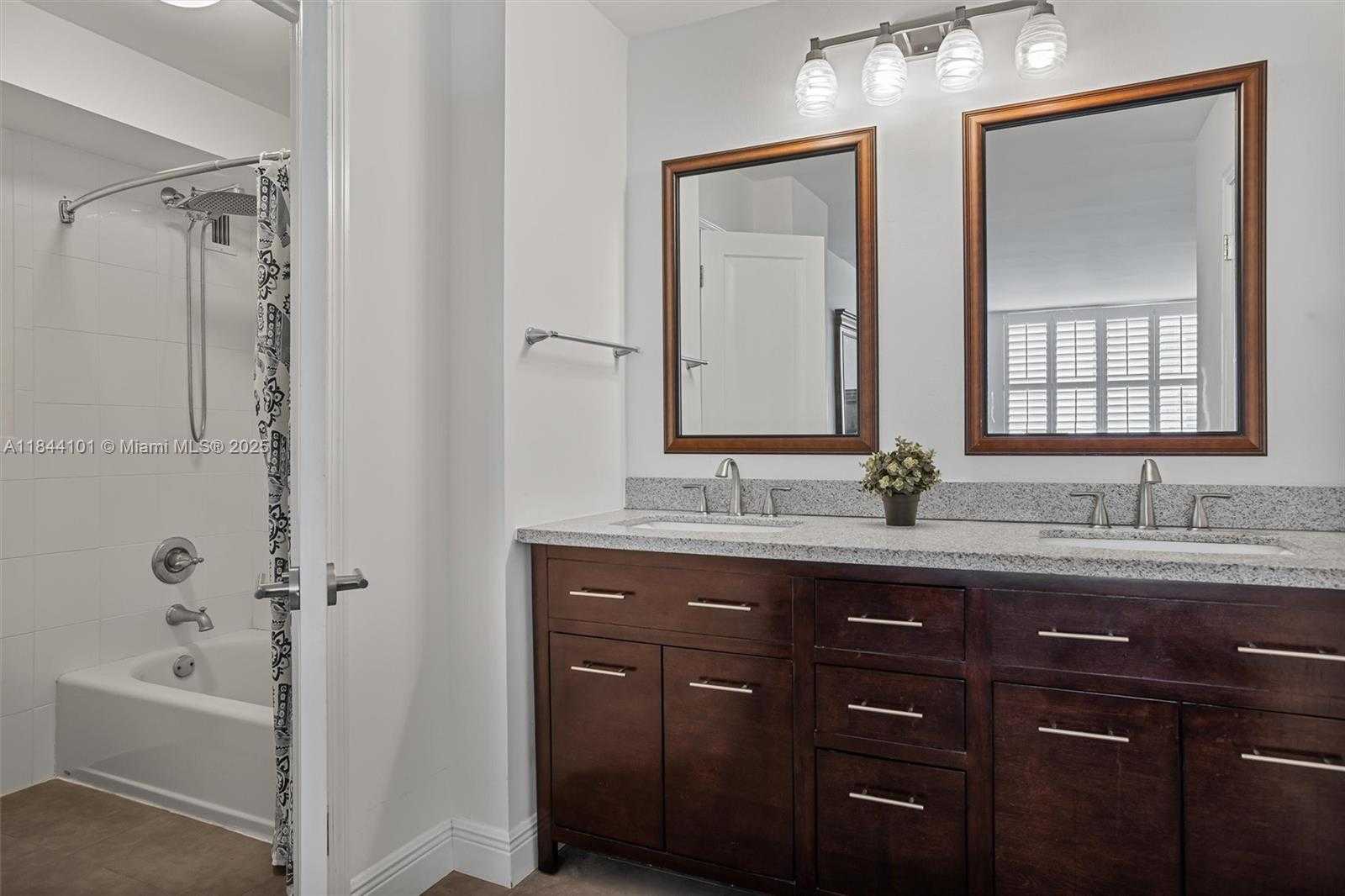 Small Image of 625 BILTMORE WAY #902, Coral Gables Number 13