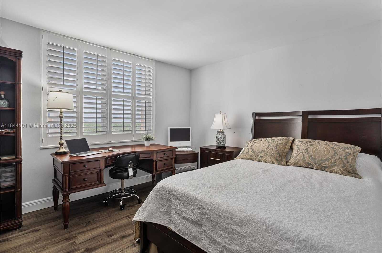 Small Image of 625 BILTMORE WAY #902, Coral Gables Number 15