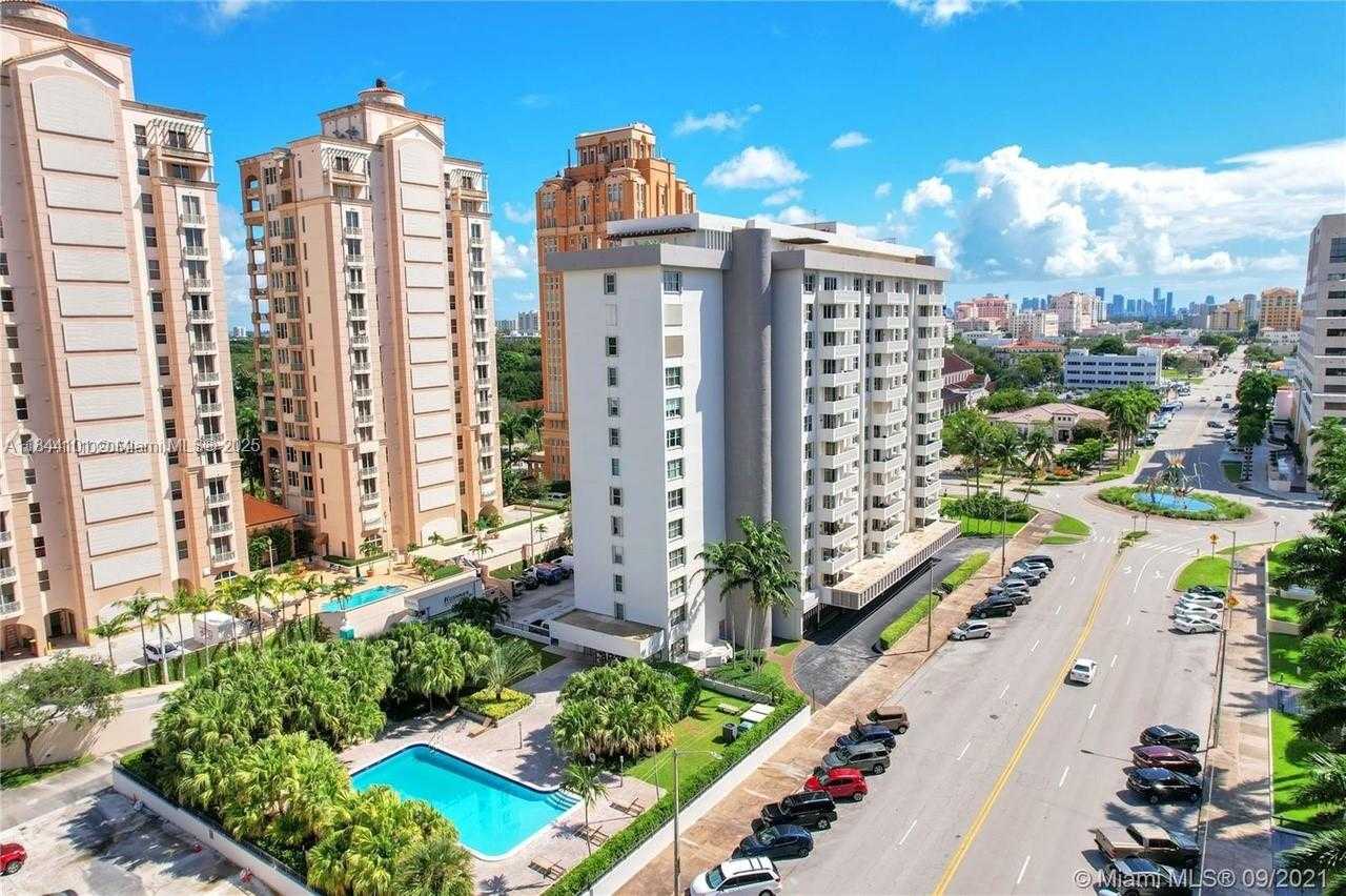 Small Image of 625 BILTMORE WAY #902, Coral Gables Number 2