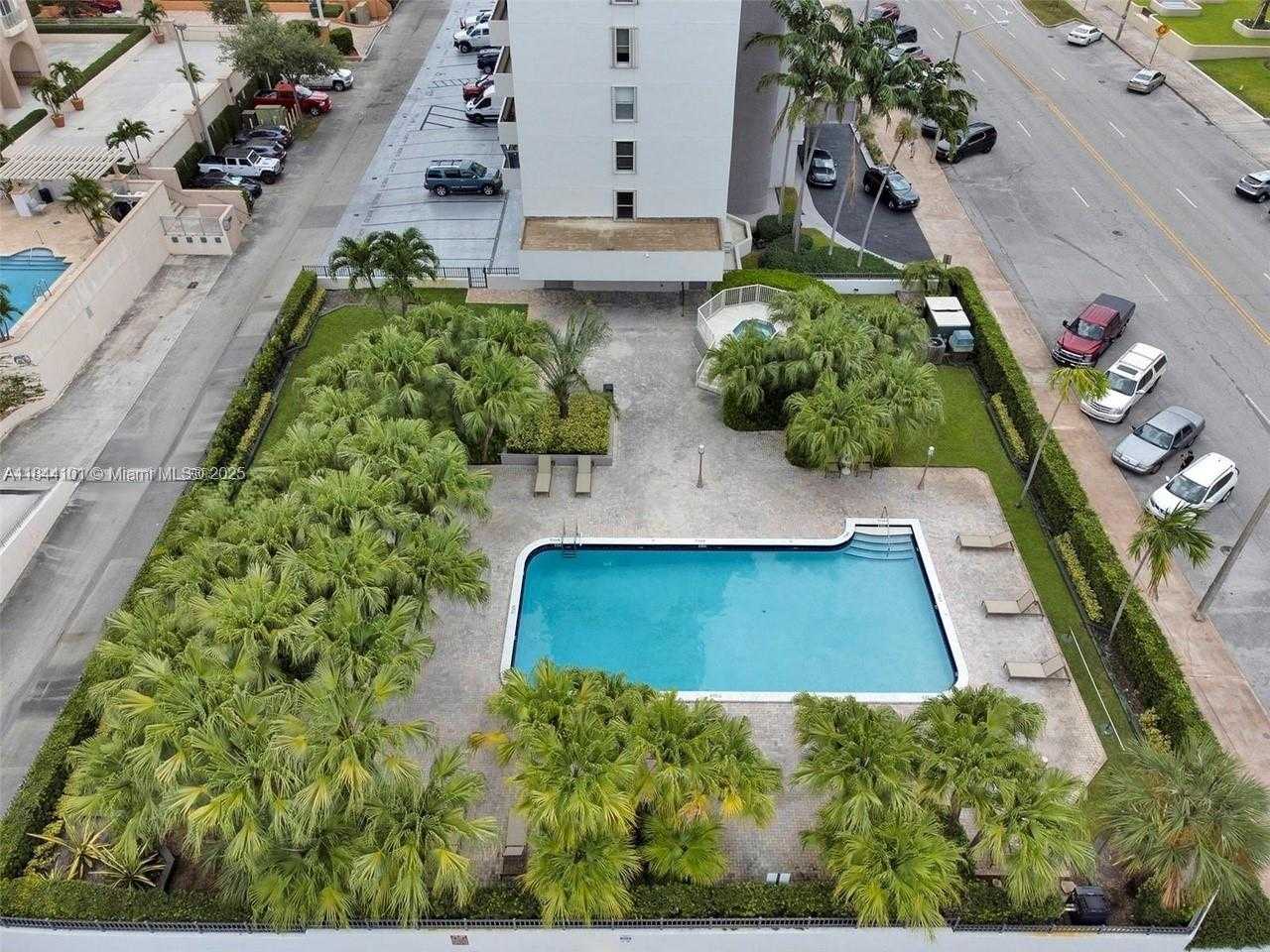 Small Image of 625 BILTMORE WAY #902, Coral Gables Number 20