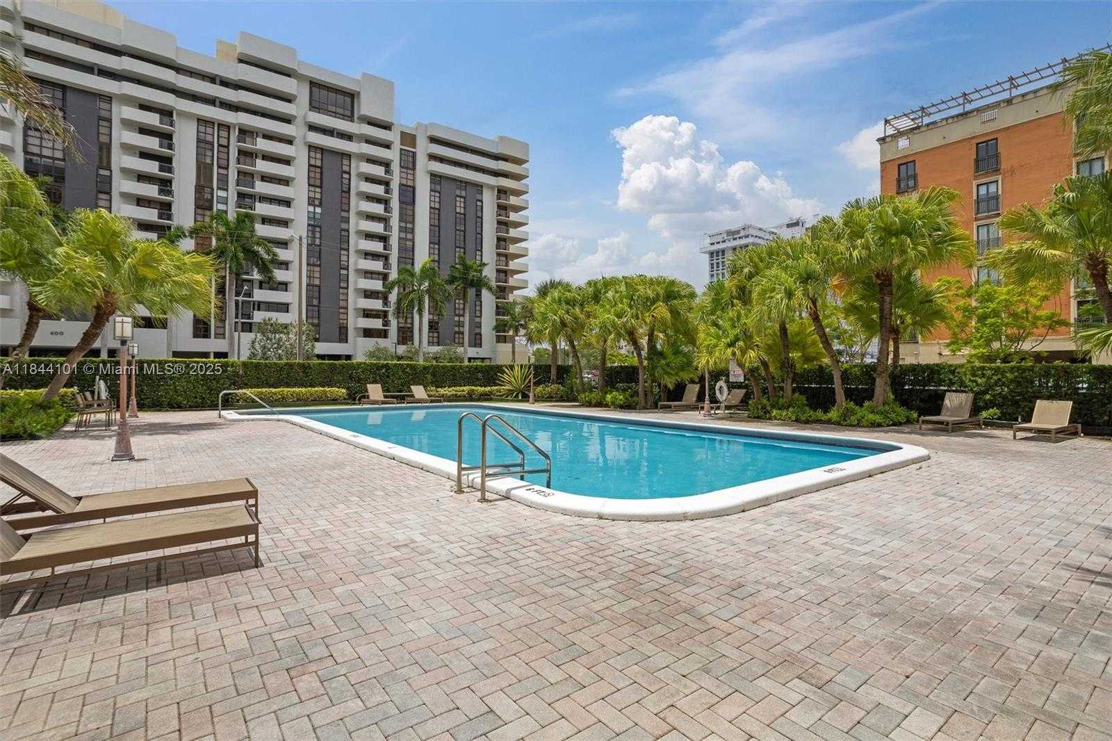 Small Image of 625 BILTMORE WAY #902, Coral Gables Number 21