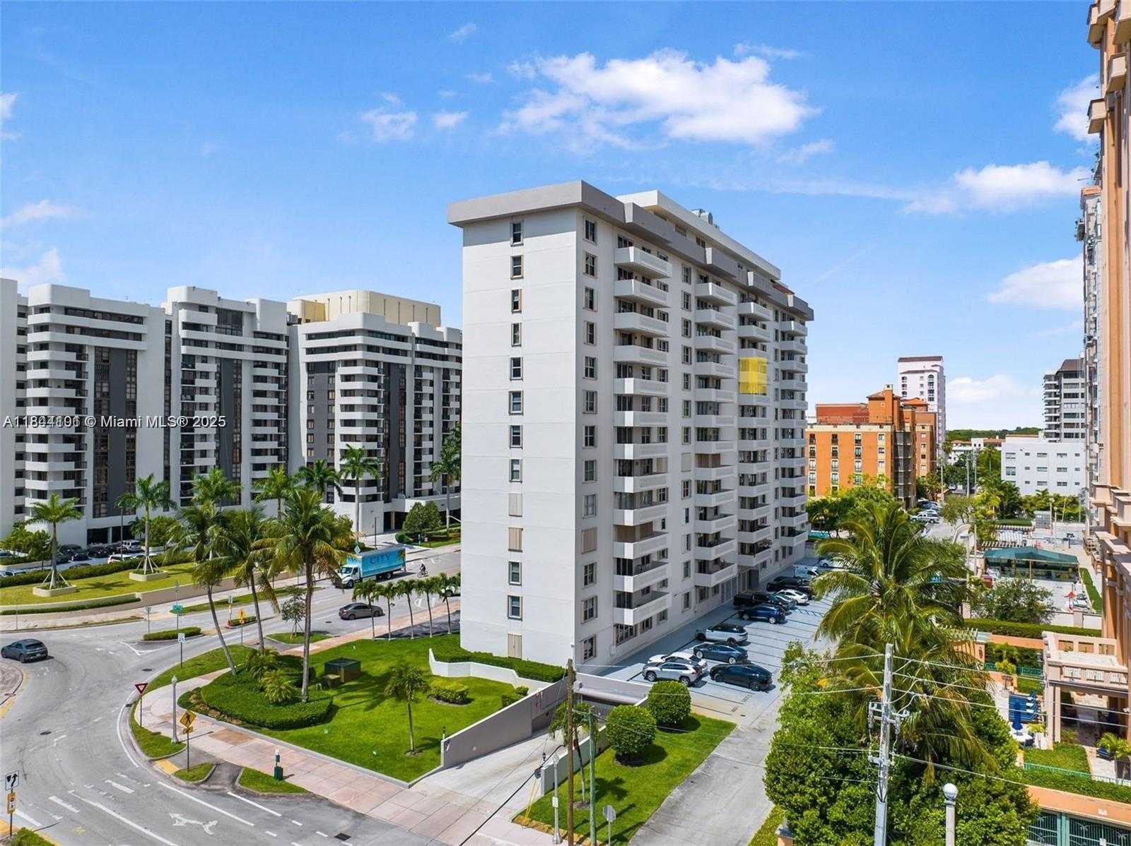 Small Image of 625 BILTMORE WAY #902, Coral Gables Number 25